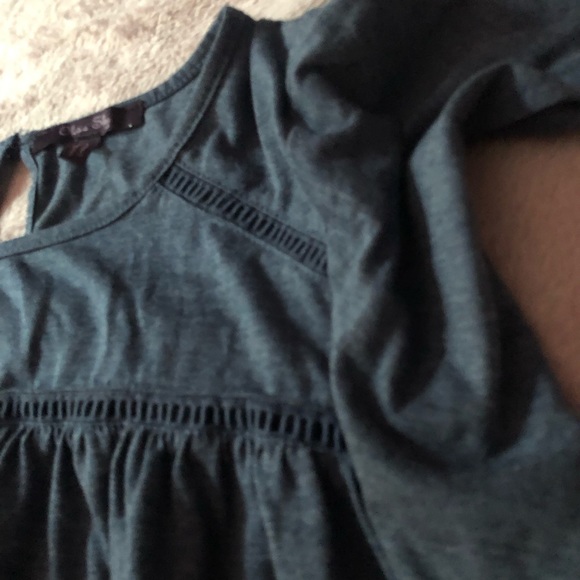 New with tags, detailed peasant style top - Picture 6 of 6